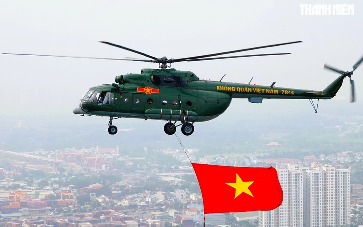 TP.HCM dùng trực thăng đưa thùng phiếu ra giàn khoan cho cử tri bỏ phiếu sớm