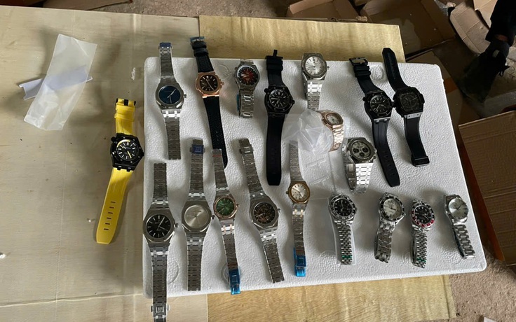 Bắt giữ 874 đồng hồ nhãn hiệu Rolex, Cartier, Hublot... nghi xâm phạm quyền sở hữu trí tuệ