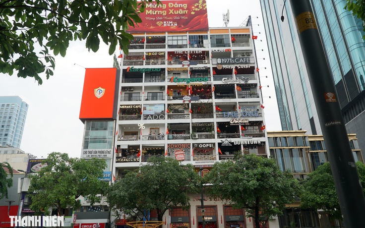 Trung tâm TP.HCM 'thay áo' đón tết: Ngoài chợ Bến Thành, Hồ Con Rùa còn những nơi nào?