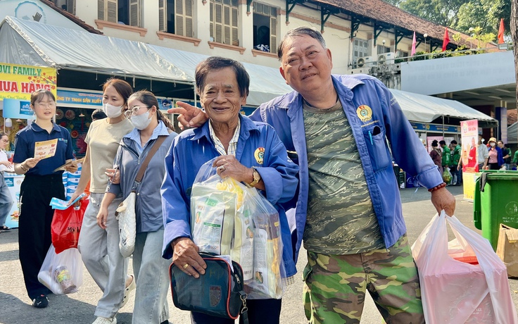 Trung tâm TP.HCM có nơi này đang bán hàng tết giảm giá đến 49%