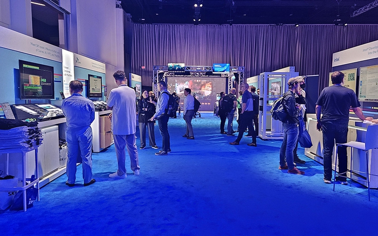 Đầu tư cho AI giữa hứng khởi xen lẫn phập phù