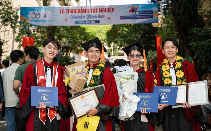 Khóa sinh viên AI đầu tiên tốt nghiệp: Tình hình việc làm ra sao ?