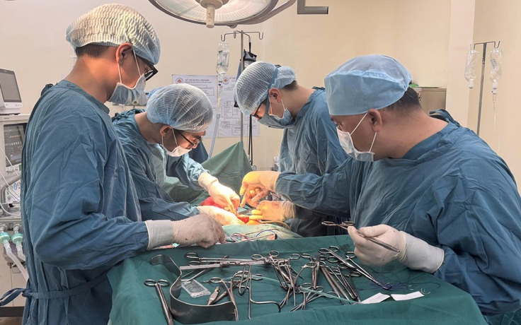 Tiểu máu, sụt cân, người đàn ông phát hiện mắc ung thư bàng quang