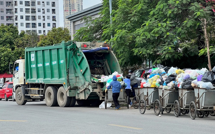 Từ ngày mai, 8.000 tấn rác mỗi ngày được Hà Nội phân loại, xử lý thế nào?