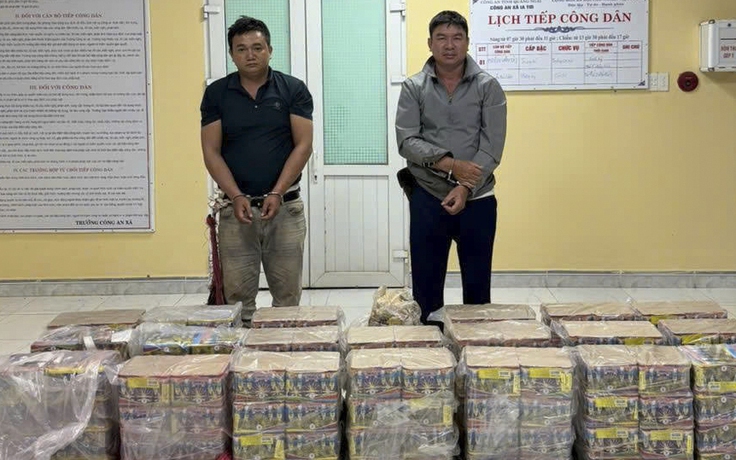 Bắt quả tang 2 người vận chuyển 357 kg pháo lậu từ Campuchia qua Việt Nam