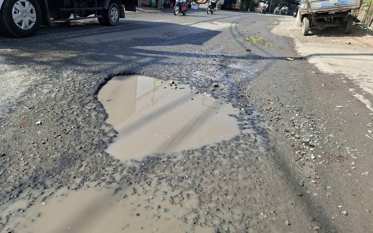 Đường xuống cấp cần sửa chữa