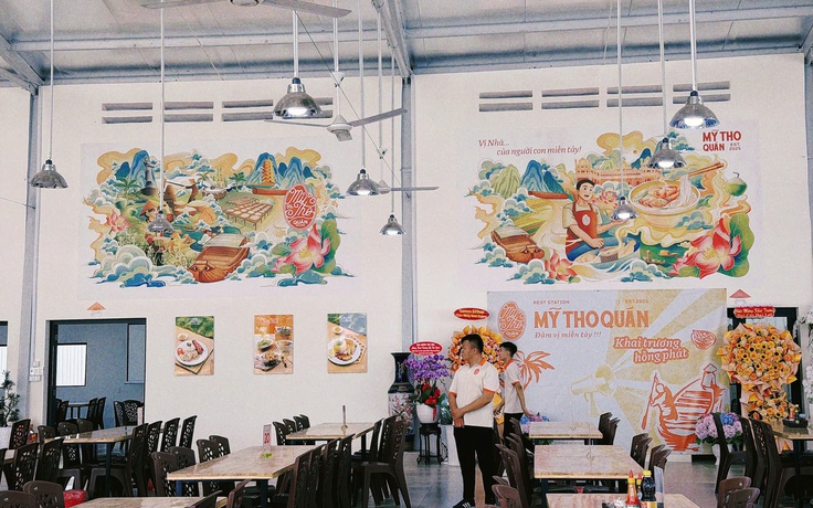 Có gì ở quán hủ tiếu 'bự' như trạm dừng chân tại miền Tây?