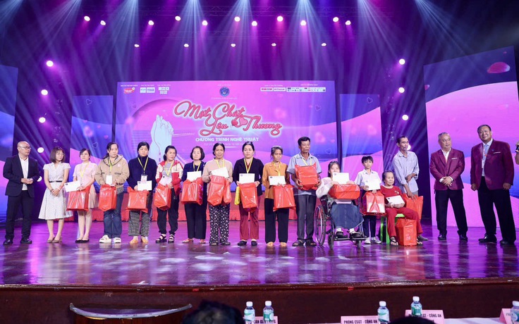 Đêm nhạc gây quỹ hỗ trợ 500 nạn nhân tai nạn giao thông khó khăn