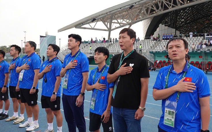 U.23 Việt Nam quá bản lĩnh, khác biệt hẳn với U.23 Thái Lan: Vì chúng ta có thầy Kim!
