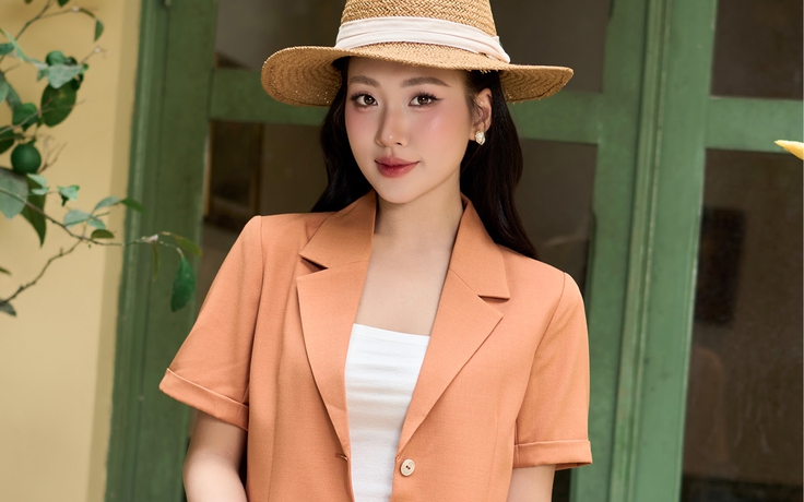 Áo blazer tôn lên nét kiêu kỳ ngày thu