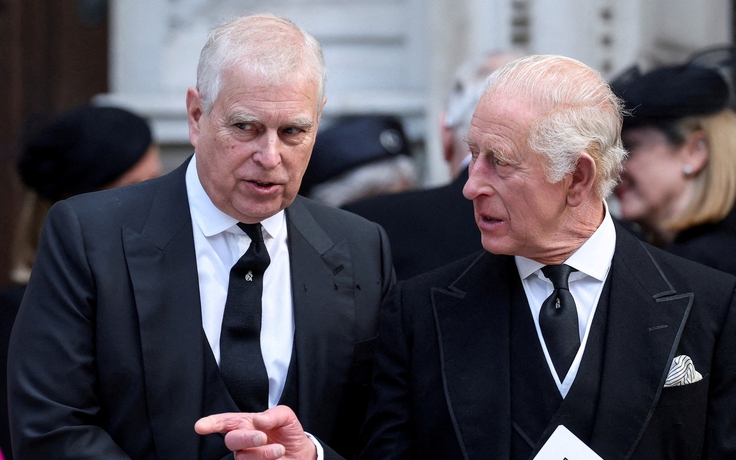 Vua Charles chi 2 triệu USD 'cứu' em trai Andrew?