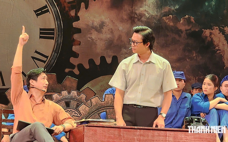 Truyền hình 'hộ công' cho sân khấu