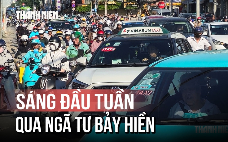 Sáng thứ hai đầu tiên qua ngã tư Bảy Hiền sau khi lắp dải phân cách