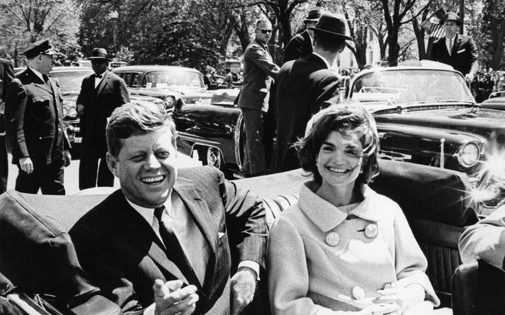 Đằng sau vẻ hào hoa của John F. Kennedy là những cuộc tình không hồi kết