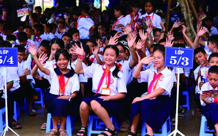 Để vầng trăng nơi biên giới soi sáng những ước mơ trẻ thơ
