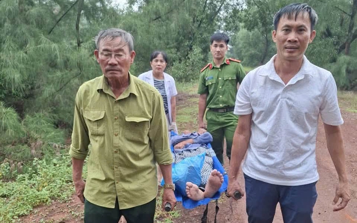 Phát hiện người đàn ông nghi ngộ độc cá nóc, hôn mê trong rừng phòng hộ