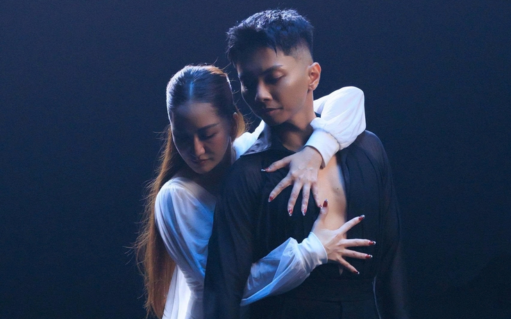Khánh Thi nóng bỏng bên Phan Hiển, kể chuyện tình yêu bằng dancesport