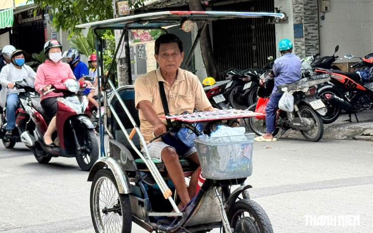 Đại lý cũng phải ôm vé số ế: 'Chúng tôi chỉ biết kêu trời'