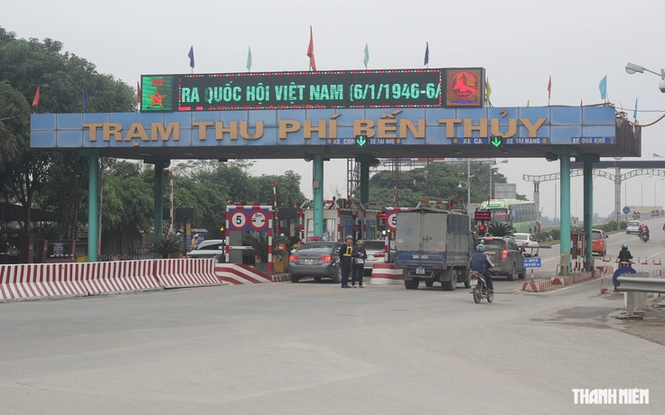 Bị yêu cầu dừng thu phí cầu Bến Thủy, chủ đầu tư hẹn sửa đường từ tháng 11