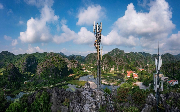 ‘Các cháu trong bản học được trên mạng không?’