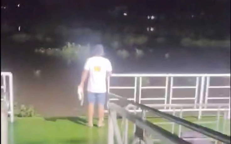 3 lần lao xuống sông Sài Gòn cứu người, anh bất ngờ khi người nhà tìm đến