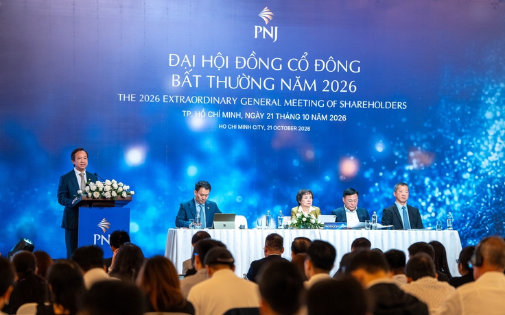 Bà Cao Thị Ngọc Dung: Không còn cách nào khác bán cổ phiếu PNJ khi khách bán kim cương
