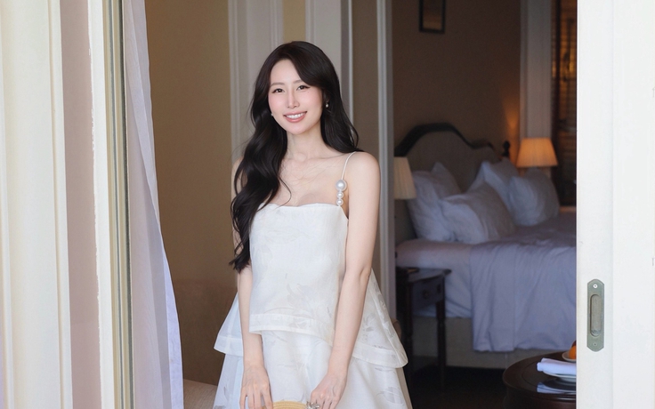 Nghệ thuật đính ngọc trai trên trang phục tạo nét lãng mạn