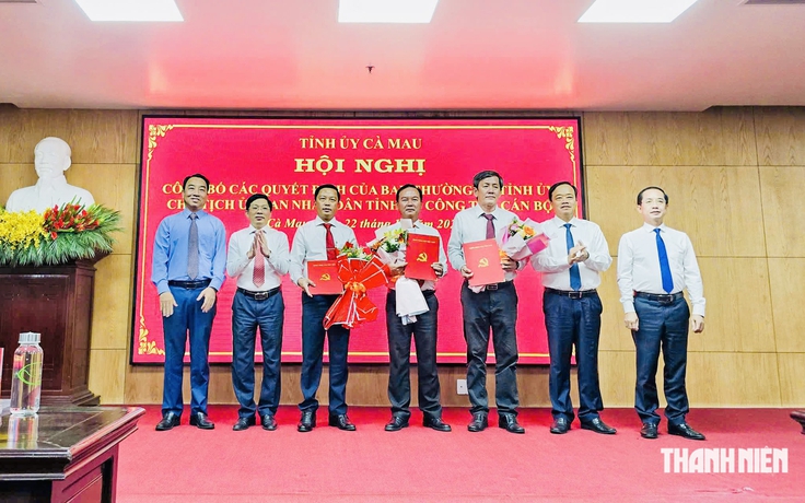 Cà Mau điều động, bổ nhiệm 19 cán bộ, nhiều giám đốc sở nhận nhiệm vụ mới