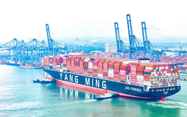 Tân Cảng - Cái Mép lần đầu tiên đón tàu 'khủng' sử dụng nhiên liệu kép