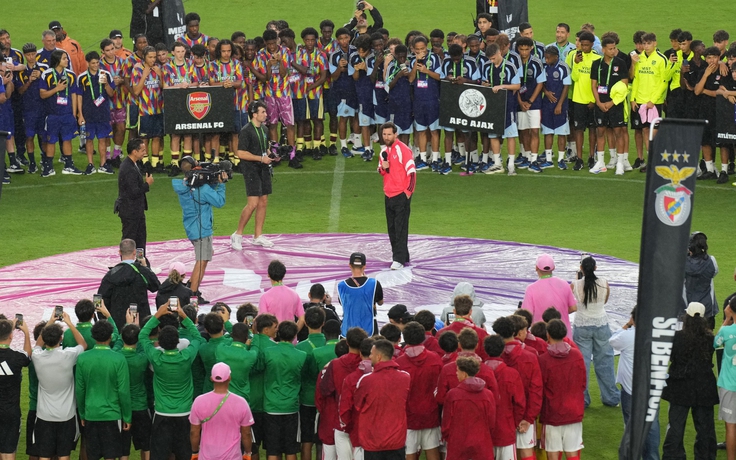 Messi khai mạc giải đấu mang tên mình, chính thức bỏ qua lễ trao Quả bóng vàng 2026