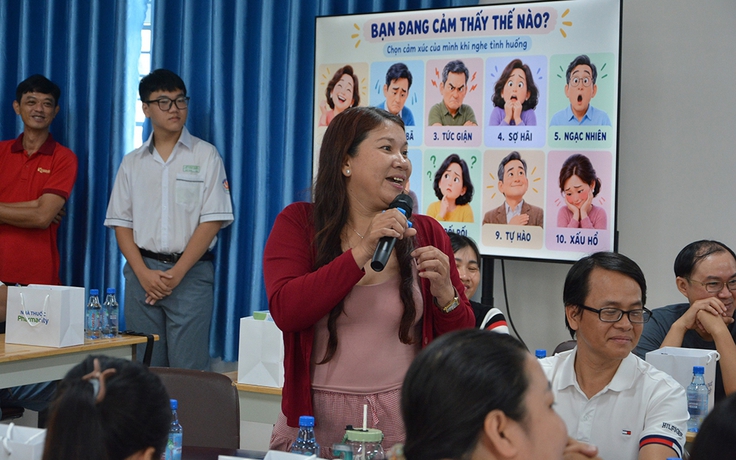 Khi con đến tuổi yêu, cha mẹ nên làm gì thay vì cấm đoán?