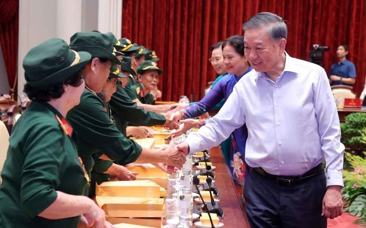 Tổng Bí thư, Chủ tịch nước Tô Lâm gặp mặt Đại đội nữ lái xe Trường Sơn