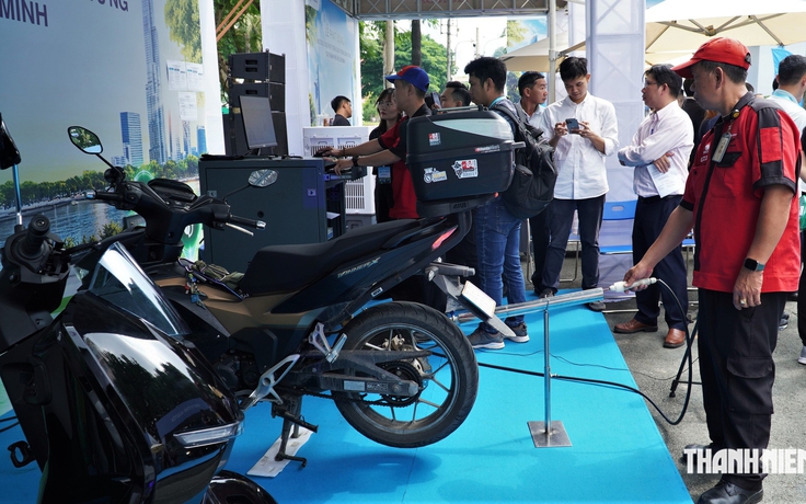 Thời xe máy điện lên ngôi: Áp đảo thị phần của xe xăng