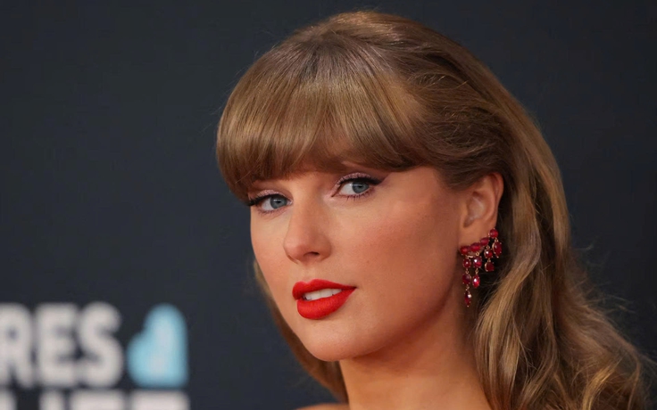 Taylor Swift thiêu hủy toàn bộ đồ trang trí sau đám cưới 775 tỉ đồng