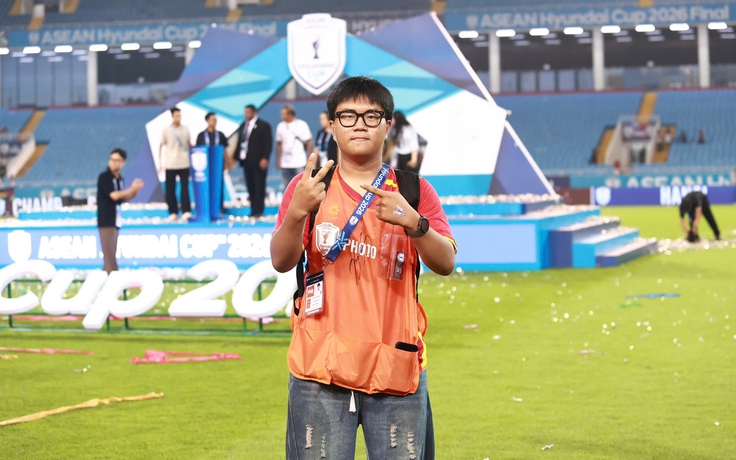 17 tuổi tác nghiệp ở ASEAN Cup: Những áp lực phía sau ống kính