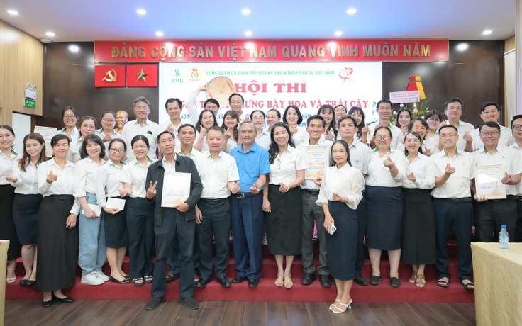 Công đoàn Cơ quan VRG sôi nổi Hội thi nghệ thuật trưng bày hoa và trái cây