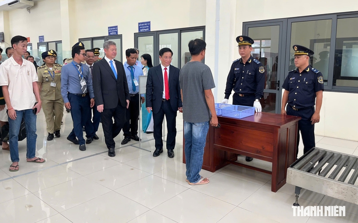 An Giang khai trương cặp cửa khẩu quốc tế đường bộ Khánh Bình - Chrey Thom