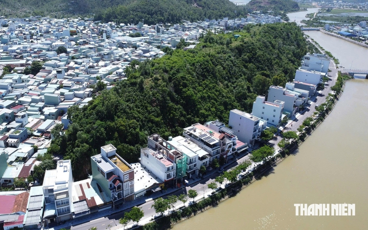 Chủ tịch Gia Lai yêu cầu di dời dân, xử lý tổng thể khu vực núi Một