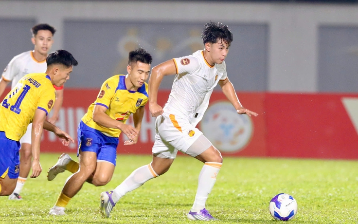 Nghi ngờ kết quả VAR, HLV HAGL đề xuất V-League học cách làm của La Liga