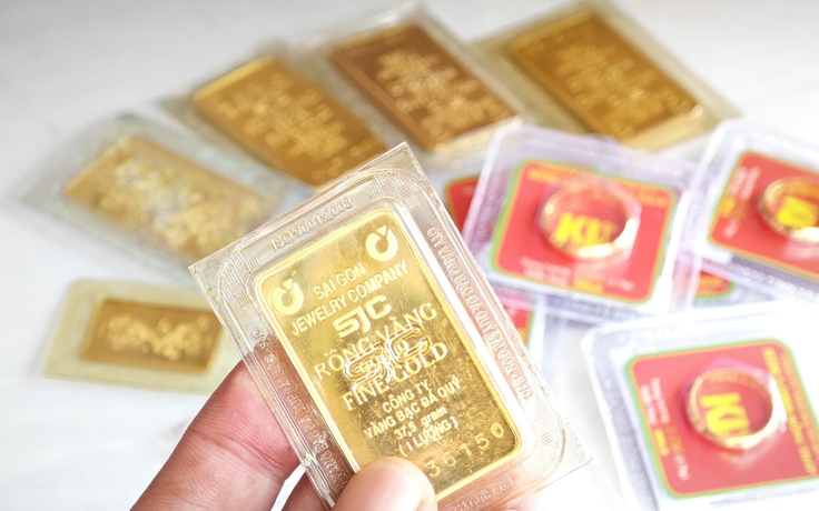 Tiết kiệm giảm, dòng tiền có tìm đến vàng?
