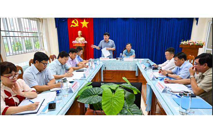 Gần 1.600 giáo viên Cà Mau trổ tài ca hát, diễn đờn ca tài tử