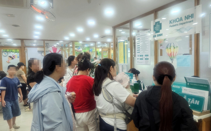Cúm mùa ở trẻ tăng: Chăm sóc tại nhà ra sao, khi nào cần đi viện?