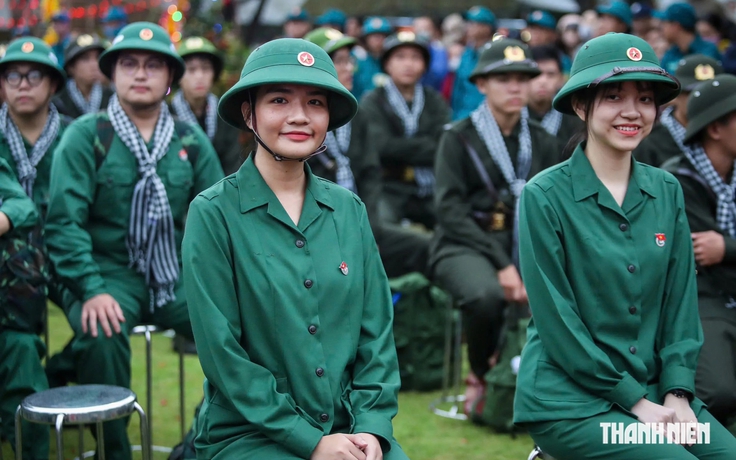 Học đại học kéo dài có được tạm hoãn nghĩa vụ quân sự?