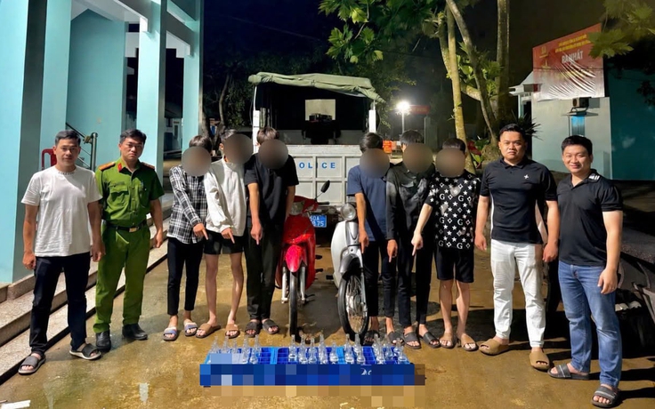 Công an làm rõ vụ 6 thanh thiếu niên ném vỏ chai thủy tinh trên quốc lộ 51