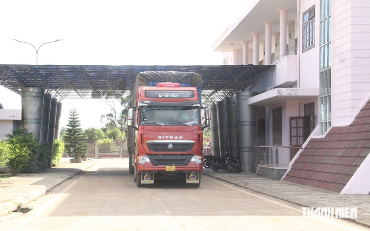 ‘Đóng cửa’ quốc lộ 14D với xe tải lớn: Doanh nghiệp lo đứt tuyến vận tải Việt - Lào