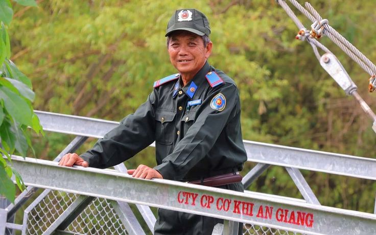 Cựu chiến binh hơn 30 năm giữ rừng, nặng lòng với sếu đầu đỏ