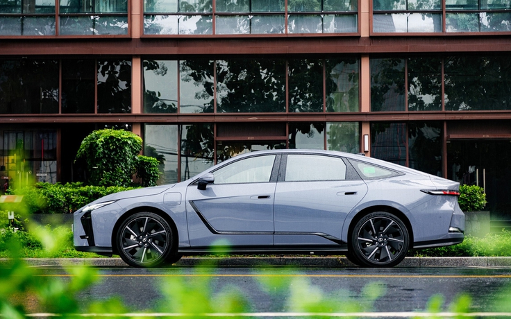 Lexus ES: Bí ẩn ít người biết
