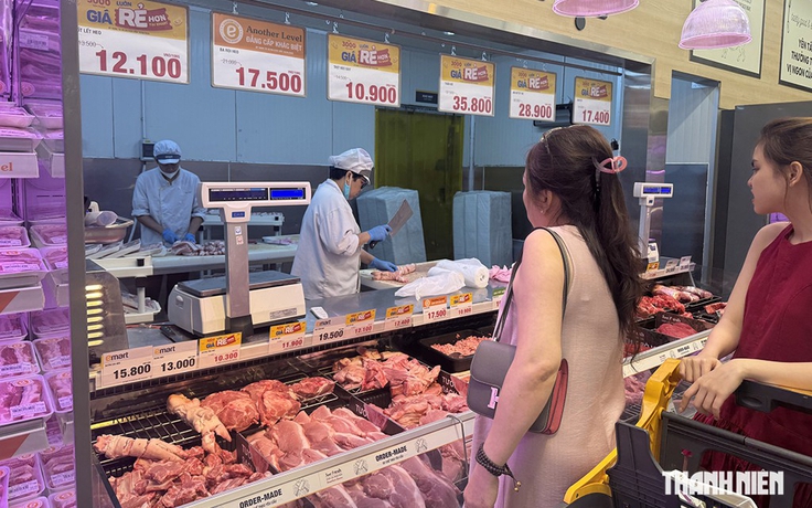 Giá heo 'vạ lây' vì thịt bẩn