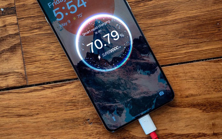 Chế độ máy bay có thực sự giúp sạc smartphone nhanh hơn?