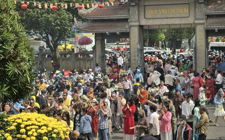 Lịch âm hôm nay 2.2: Rằm tháng chạp cuối cùng năm Ất Tỵ có gì đặc biệt?